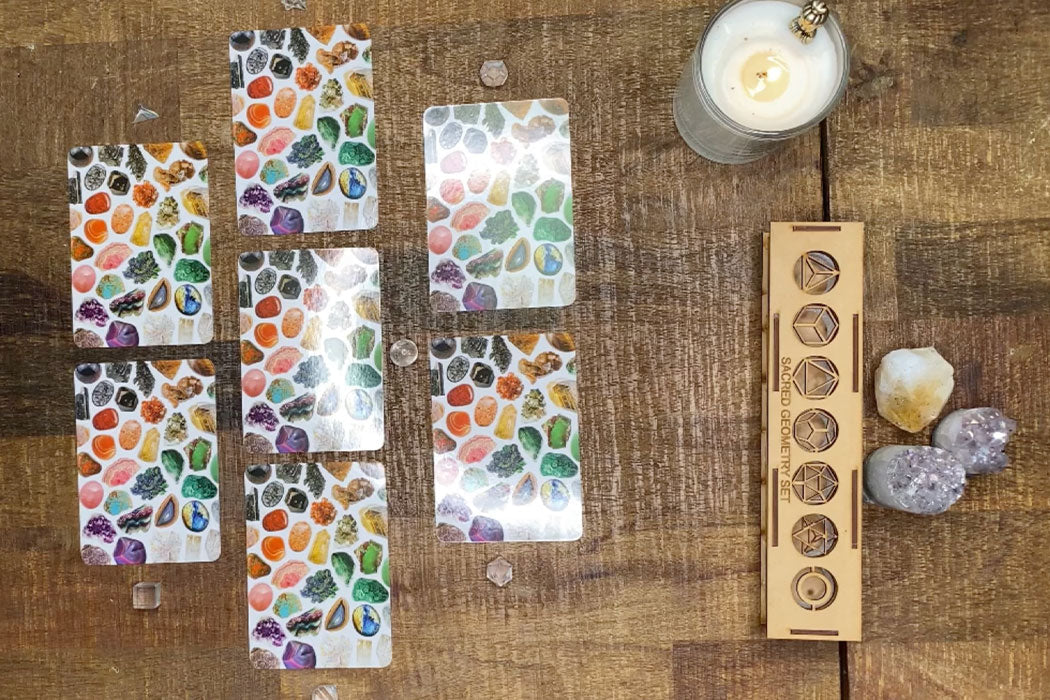 Daily Crystal Inspiration: How to do a Weekly 7-Card Spread with Sacred Geometry