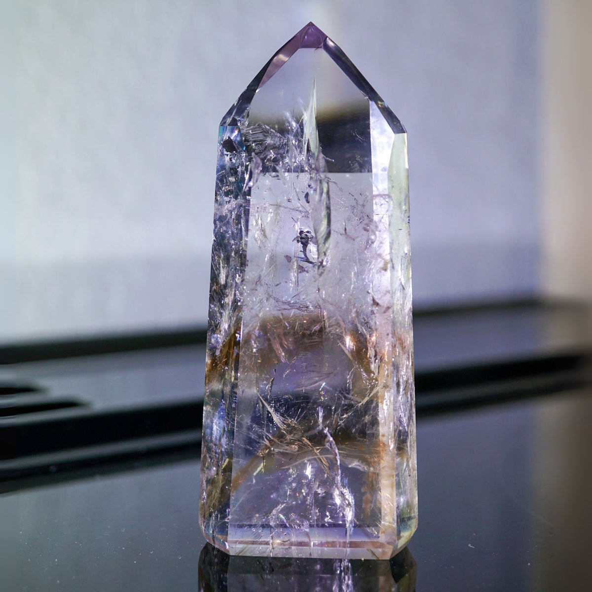 UV-Reactive Powellite Phantom Point