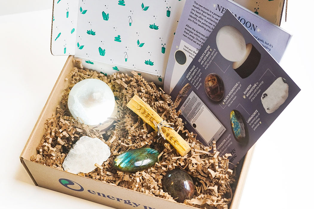 Unboxing our CRYSTAL365 Subscription Box - Energy Muse