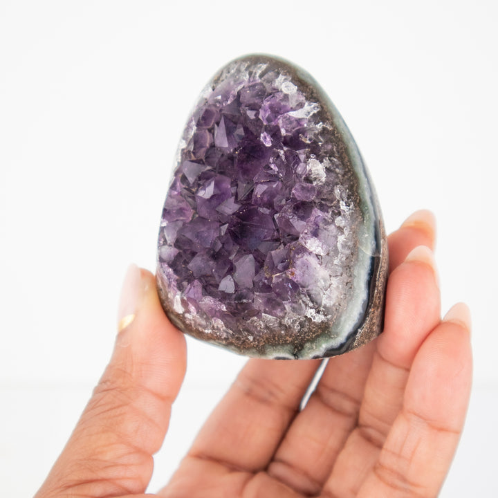 amethyst_cluster_with_base_720