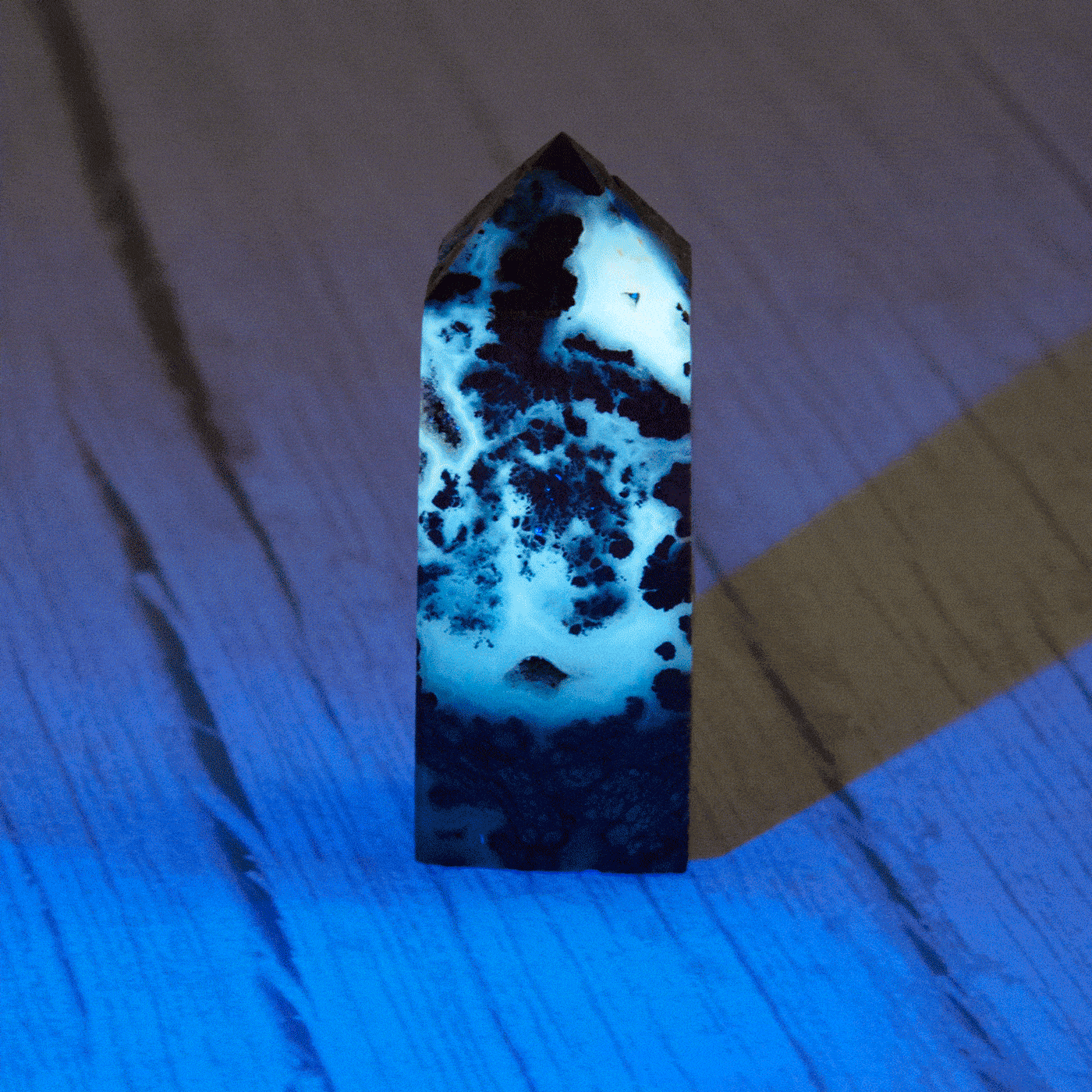 UV Reactive Marcasite Agate Point