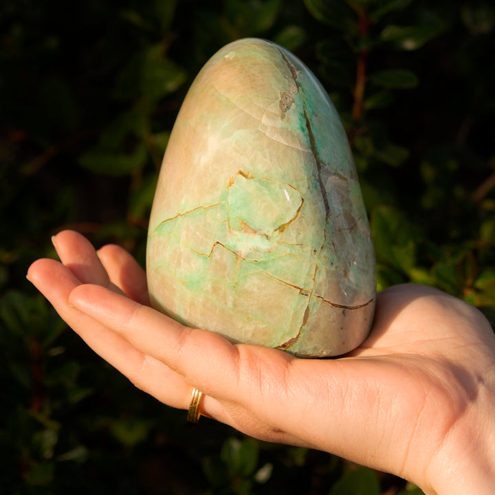 置物 Garnierite Freeform Garnierite Freeform | Shop Garnierite at Energy Muse